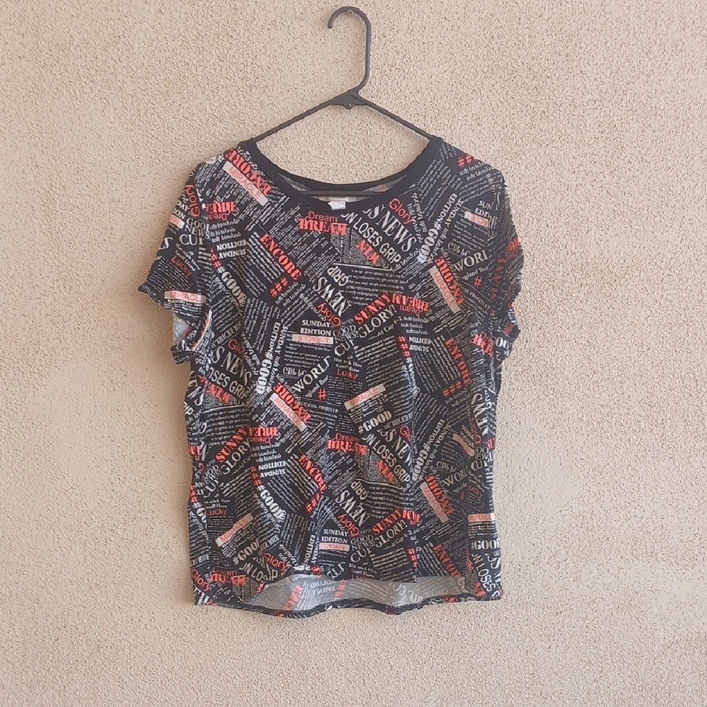 TeenBell Graphic Print Tee - Black and Red